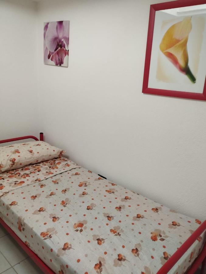 Casa Vacanze Cettina Home 3 Mt 50 Dal Mare Terra Mala Εξωτερικό φωτογραφία