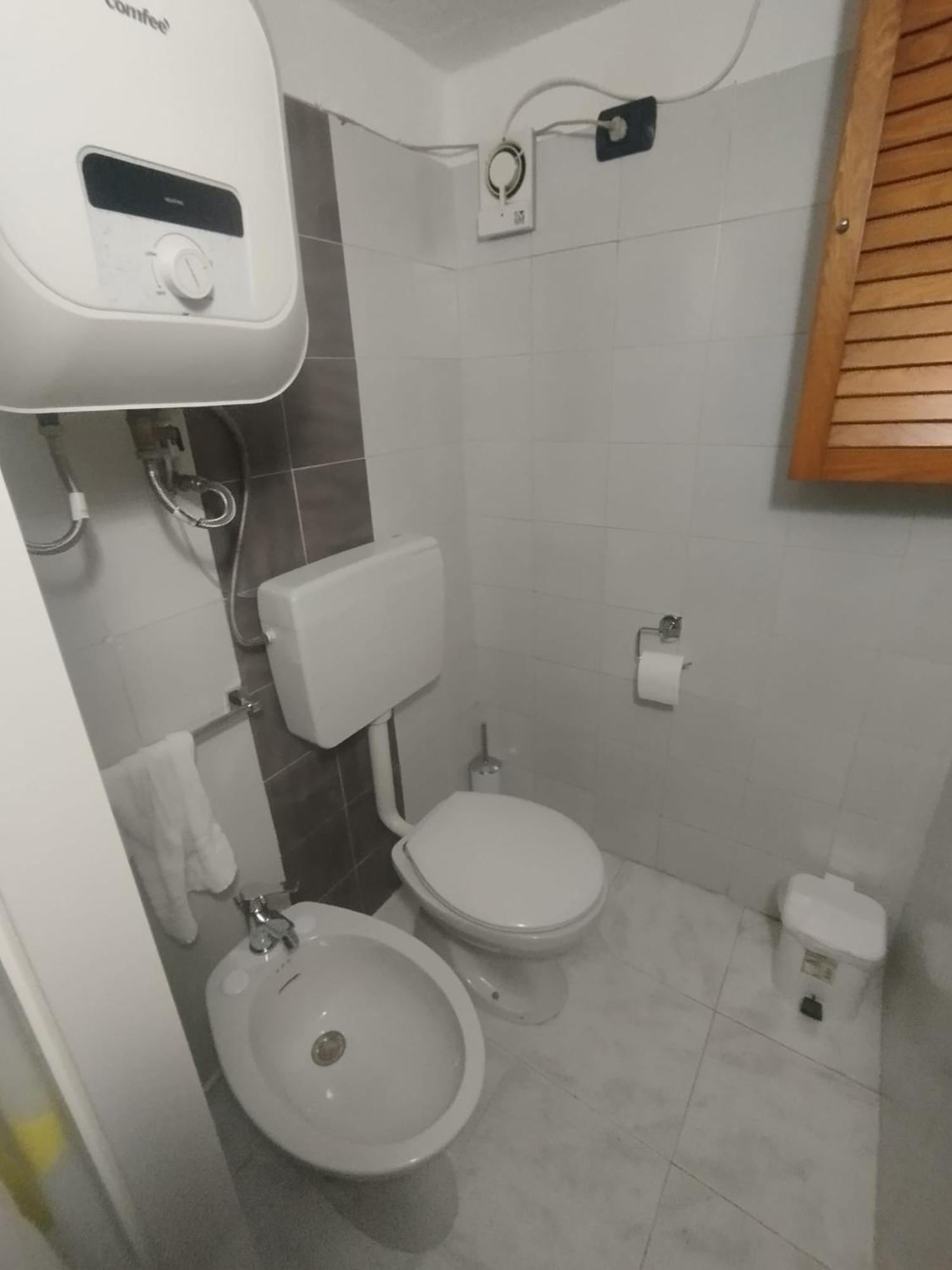 Casa Vacanze Cettina Home 3 Mt 50 Dal Mare Terra Mala Εξωτερικό φωτογραφία
